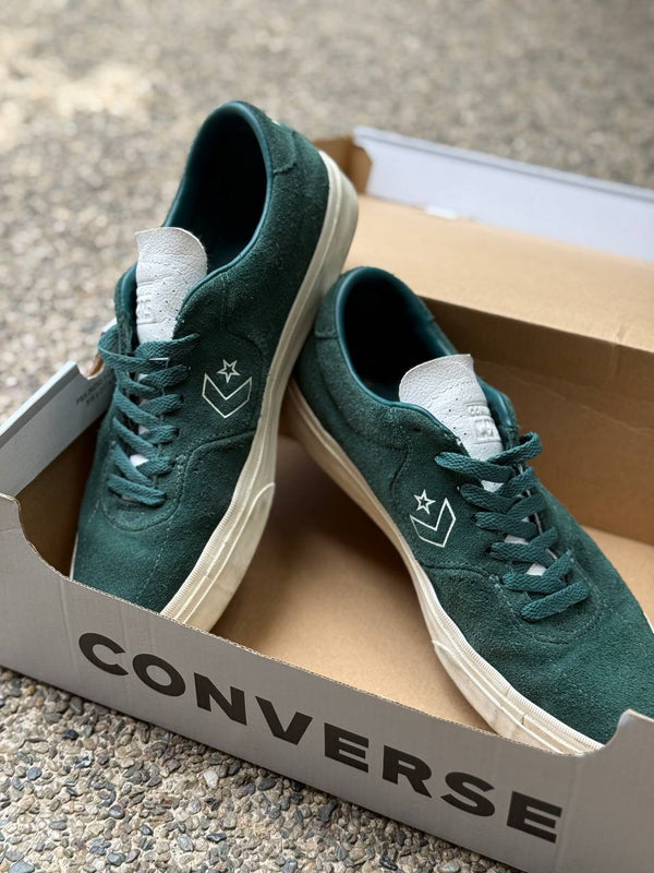 Pepe's Pre-loved Converse Suede Low